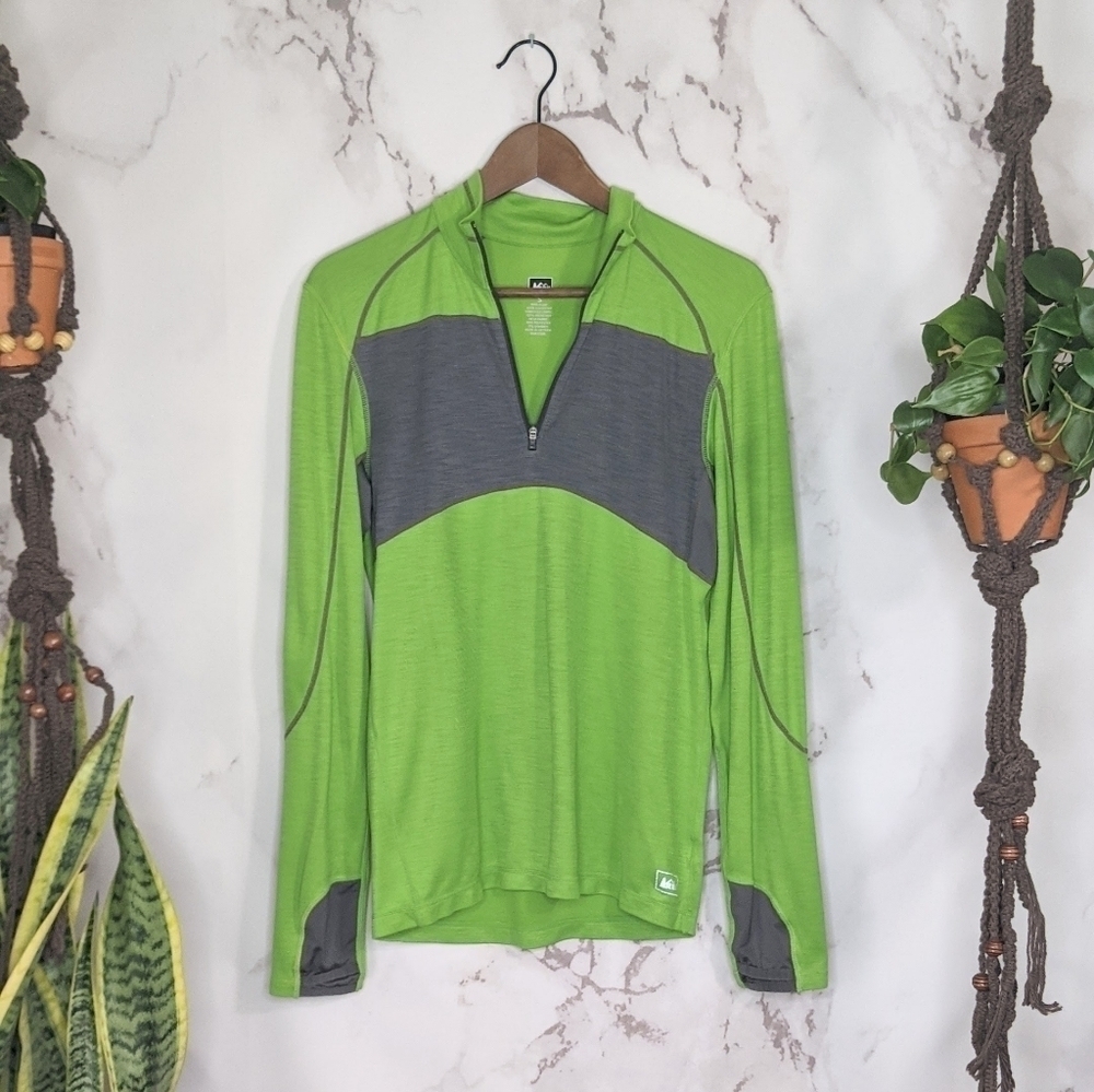 REI Green Baselayer Shirt Mens Small Thumb Holes Long Sleeve Cycling 1/…